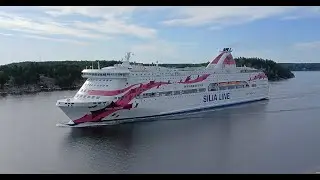 Baltic Princess passes Silja Serenade August 11, 2025