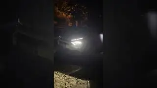 Citro&euml;n C4X 2023 stock LED lights presentation