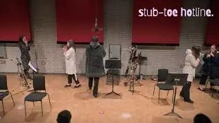 K&aacute;mea N&eacute;meth - stub-toe hotline.