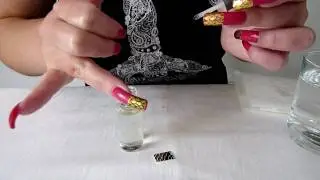 Как наносить водные наклейки. Розовый французский маникюр с эффектом змеиной кожи / Дизайн натуральных ногтей