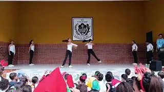 Grupo de baile del colegio Santa Gema