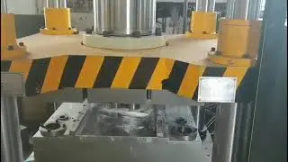 Yihui Powder Compacting Hydraulic Press Making Bathball 4 Cavity of the Mold