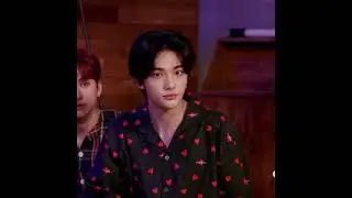 [SKZ Pajama Party] hyunjin looking for the camera and winking~