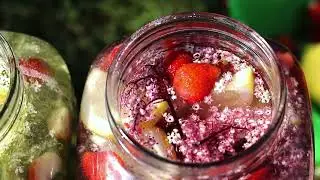Nature's Sweet Secret: My Homemade Elderflower & Strawberry Cordial Adventure (So Hydrating!)