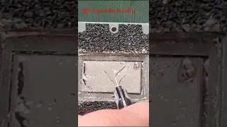 Adding and cleaning liquid metal in a PS5