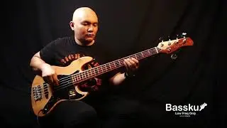 Sire Marcus Miller V5 5 Strings Bass Roasted Maple Neck & Fretboard