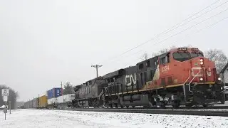 CN 2324 w/ CP Power Leads Freight, Buffalo, IA 1/5/23