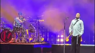 Tyler's button Problem with his shirt! Live at Toronto Budweiser Stage night 1! Clancy:Breach Tour 