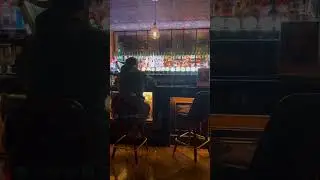 Dublin pub atmosphere, live music and Guinness🍺