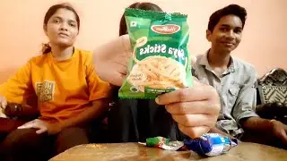 not so FOOD REVIEW 😛 #snacks #siblings #review #funny #viral 