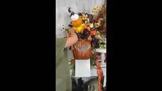 DIY Large Jack-o&rsquo;-Lantern Centerpiece Topper