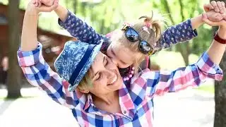 Family In The Park Stock Video