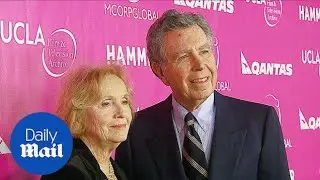 The late Jeffrey Hayden on the red carpet with wife Eva in 2006 - Daily Mail