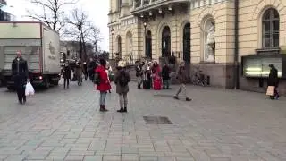 Aleksin Nen&auml;radio-tempaus: puolialastomana marraskuussa