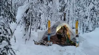Зима, палатка и печка.