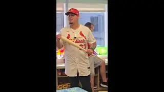 St. Louis Cardinals&rsquo; Yohel Pozo Visits Mercy Kids