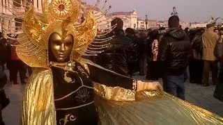 Venice Travel -- HOW to MAKE Best VENICE CARNIVAL Costumes, Cafe Florian