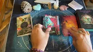 Unboxing/Flipthrough of the Hummingbird Wisdom Oracle