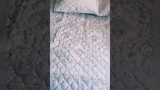 Стёганое покрывало и наволочки Clasy.