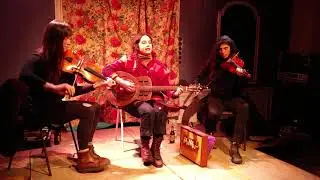 Cinder Well - live at Ivicke