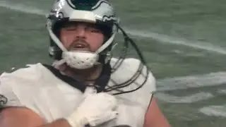 Eagles OL Landon Dickerson BREAKS FACEMASK Mid-Play 😳 Eagles vs Seahawks 2023 Highlights