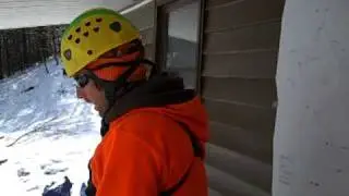 Джон Уокер объясняет принцип работы линейного пистолета.
