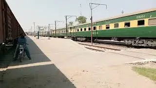 Khanewal Stop in Millat Express Karachi To Faislabad