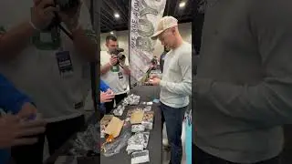 JOSH JUNG IS ON A BRADY HUNT AT THE DALLAS CARD SHOW! #joshjung #rangers #dallascardshow #baseball