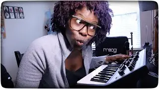 Lovers' Ghetto - Angie Stone (Moog Key Bass Test)!