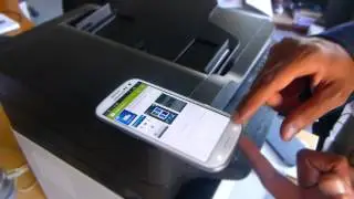 Les Num&eacute;riques : D&eacute;monstration du NFC dans l'imprimante Samsung Xpress C460FW