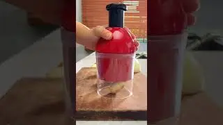 How to use the food chopper for kitchen tool#shorts #shortsvideo #onionchopper