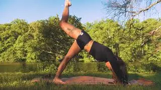 Kristina YOGA in Park