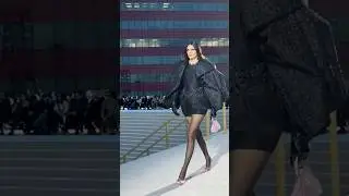 Kendall Jenner walking for Versace 2023 #kendalljenner #versace #fw23 #nyfw
