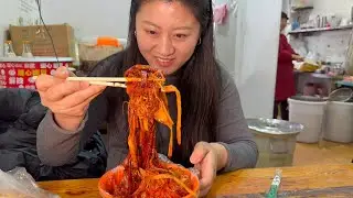 【寻尝姐妹】在邯郸吃长棍儿牛肉火烧和擀面皮，都是二三十年的老店，尝尝味道