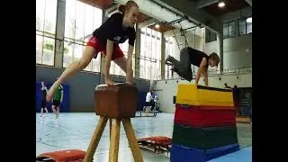 Sprung &uuml;ber den Bock   &uuml;ber das Quer Trapez (5)
