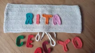 Top com letras de croche para o carnaval