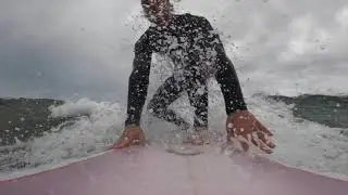 Pewdiepie Surfing in Japan (He&rsquo;s Good at it)