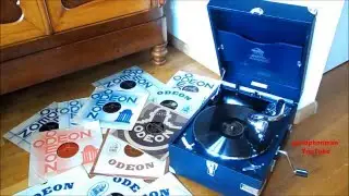 The Henderson Twins on a Odeon Gramophone !