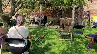 'Pr&eacute;sence' composed and played by G.L. Flores