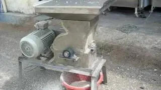 Coconut Grinding Machine / Hammer Mill COM42