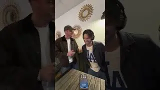 Een VRIENDIN bellen maar je HOORT NIKS #stuktv #challenge #headphone #prankcall #calling #humor