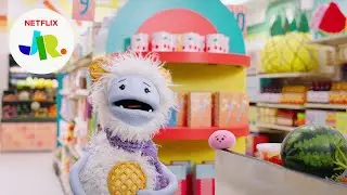 Fun Food Facts with Waffles and Mochi | Netflix Jr