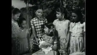 Kuzhandaiyum Deivamum - Twins Kutti Padmini fights each other