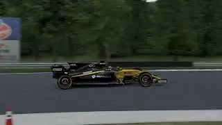 Racing around in a R.S.17 Renault F1 car (FM7)
