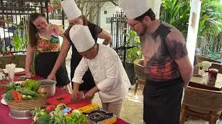 Preparing to cut beef making lok lak classes 