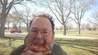 Заправка Pepperoni Pizza от Hyvee против Casey's