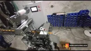 Cream roll packing machine