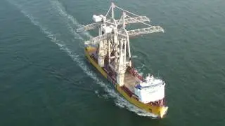 Happy Sky transports two oversized STS Container Cranes