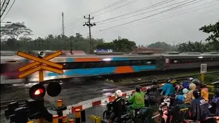 Train Crossing Live | Real Traffic Jam & Train Passing | Indonesia