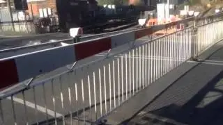 Henwick Road level crossing (18/4/15)